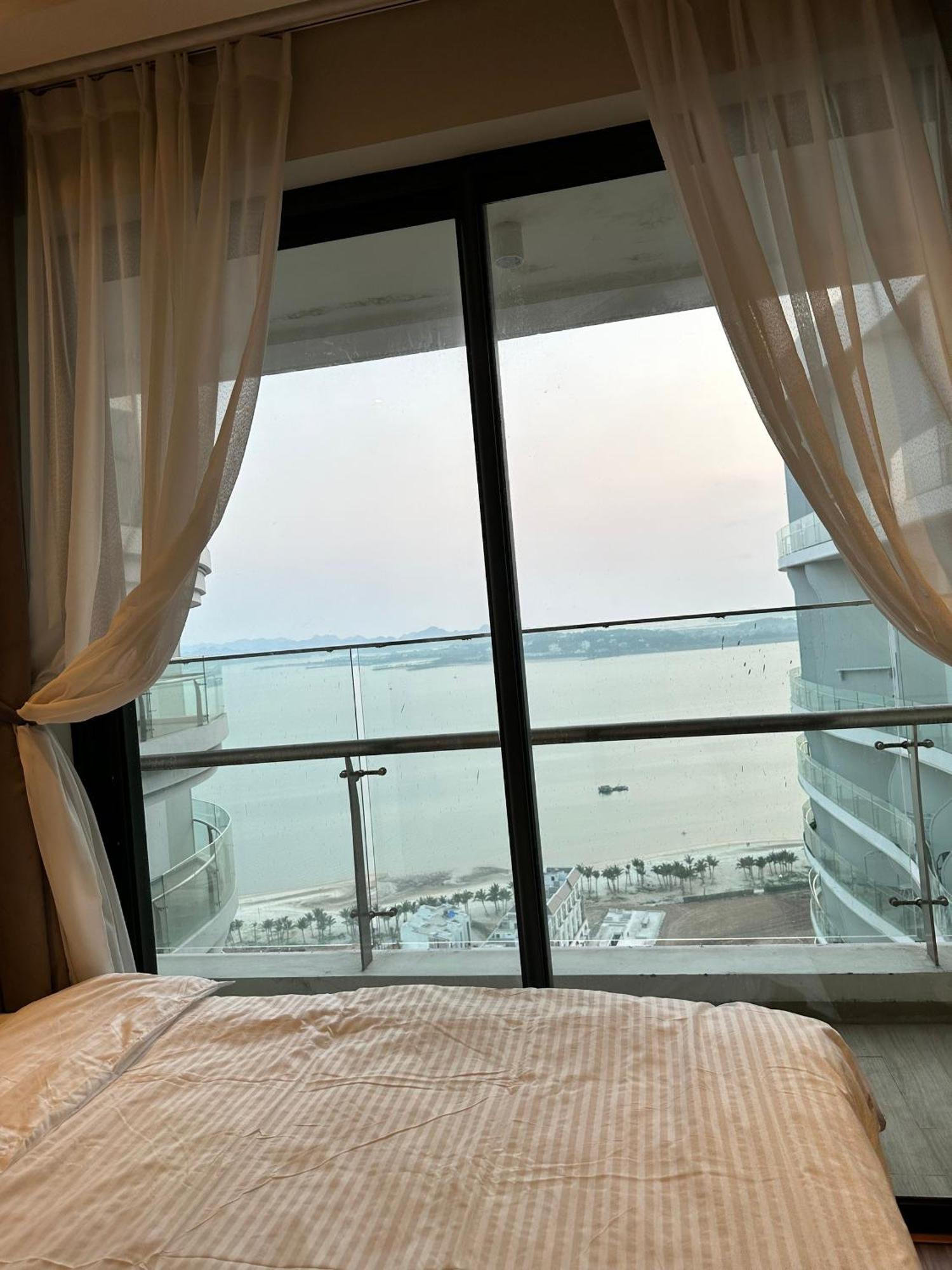 Citadines Seaview Duplex Apartment Hạ Long Extérieur photo